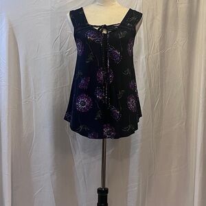 Size S Maurice’s navy floral top